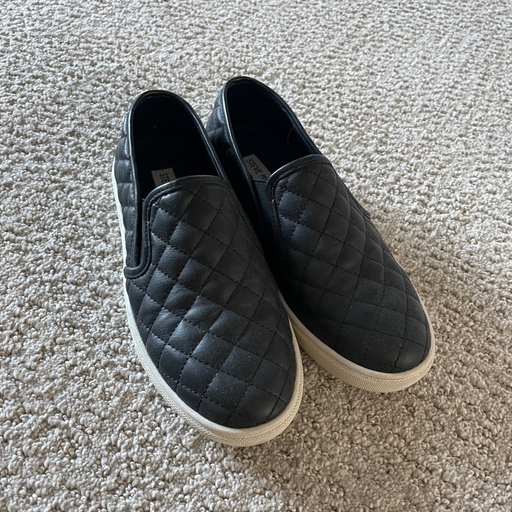Steve Madden slip on